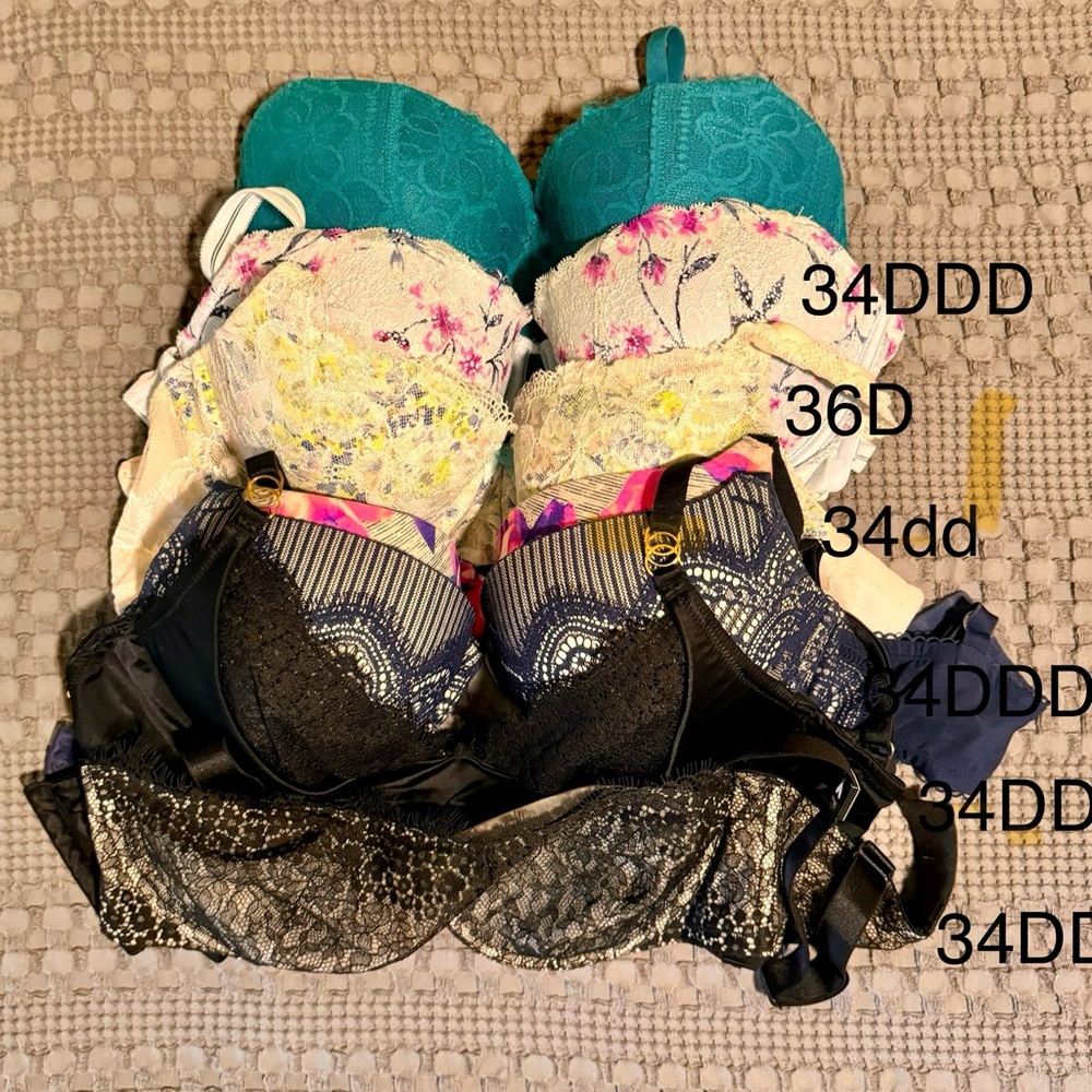 8 Victoria’s Secret Bras